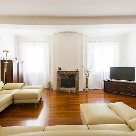 La Corte Del Duca Apartment *