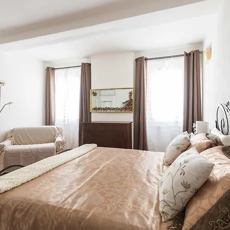 La Corte Del Duca מודנה